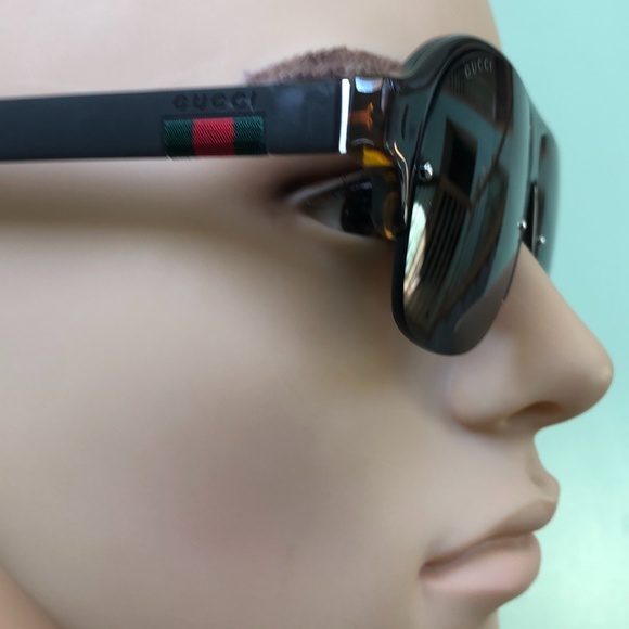 Gucci Sunglasses - Picture 7 of 12